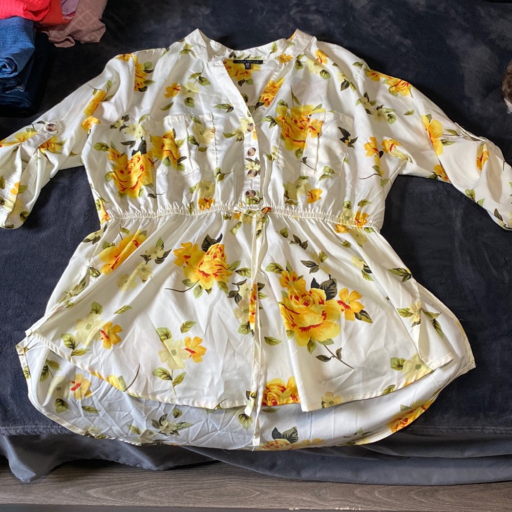 NWOT stunning floral dress shirt